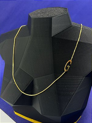 Colar Letra Semijoia Banho Ouro 5 Milésimos com verniz - LETRA G - veneziana com fecho latão - 1 unidade