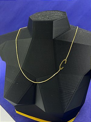 Colar Letra Semijoia Banho Ouro 5 Milésimos com verniz - LETRA C - veneziana com fecho latão - 1 unidade
