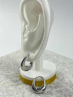 Brinco Argola click Abaolada - 1 par - medida 11mm - banho niquel verniz italiano