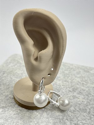 Brinco Princesa click com pérola banho Prata Semijoia - 1 par