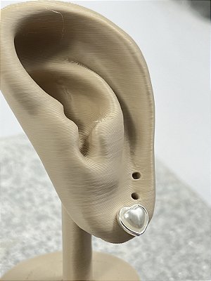 Brinco coração pérola Semijoia Prata 925 banho 50 milésimos com verniz - 1 par