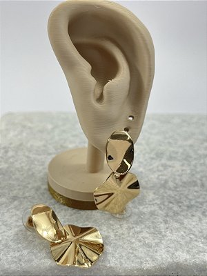 Brinco orgânico com base banho ouro - 1 par