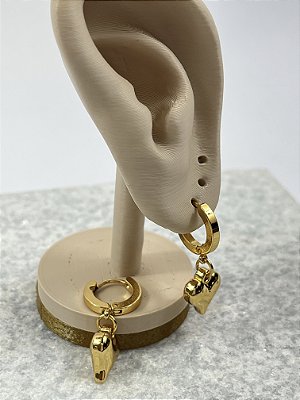 Brinco Tranqueta Aço inox dourado com pingente coração - 1 par