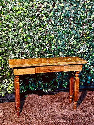 6233 Aparador de madeira rústico pé torneado