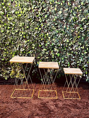 4925 Trio de mesa quadradas douradas