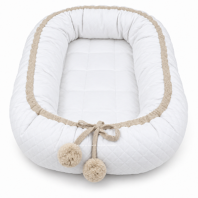 Ninho Básico - Malha Jacquard Branco / Cordão Tricot Bege Ninive Com Pingente Pompom