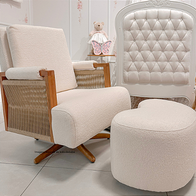 Poltrona De Amamentação Vivre - Com Balanço e Pés Giro - Tecido Bouclê Speciali Bege BO001 - prontaentrega