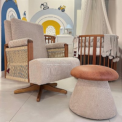 Poltrona De Amamentação Vivre - Com Balanço e Pés Giro - Tecido 110A - Veludo Bege - prontaentrega