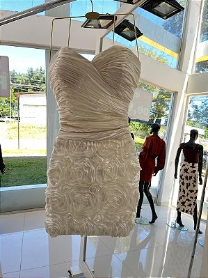 Vestido Tomara que Caia  Com bojo Detalhes Em Flores