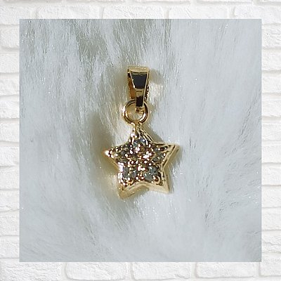 Pingente Estrela com Zircônias Folheado à Ouro 18K