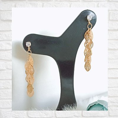 Brinco Longo Folhas e Ponto de Luz Folheado à Ouro 18K