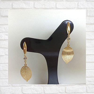 Brinco Folha com Ponto de Luz Zircônia Folheado à Ouro 18K