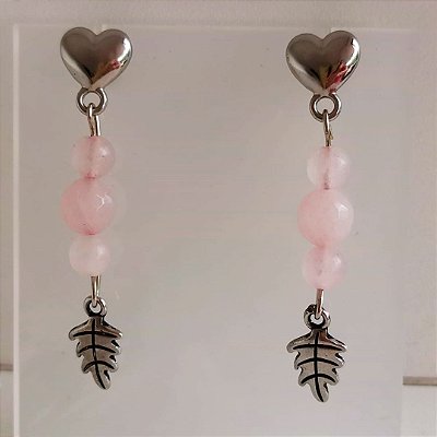 Brinco Prateado de Quartzo Rosa e Coração