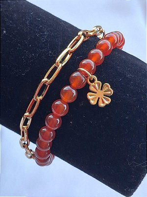 Pulseira Pedras Cornalina Corrente e Pingente Trevo 4 Folhas