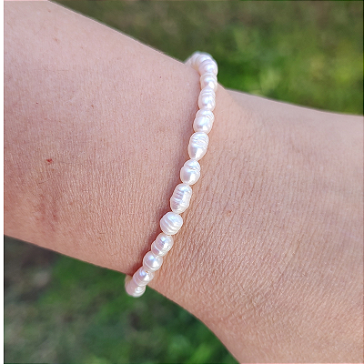 Pulseira Pérolas de Água Doce Anne acabamento folheado em Ouro