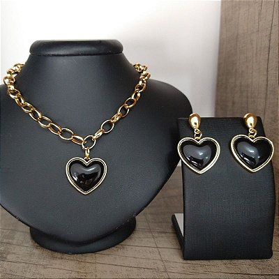 Colar e brincos com coração preto (Conjunto Magníficos) folheado em ouro