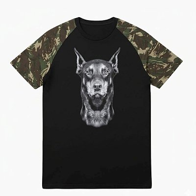 Camiseta Raglan Doberman Camuflada