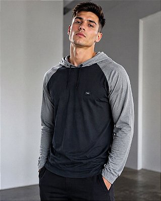 Camiseta Manga Longa de Malha PV Premium e com Capuz - Ref 34.13