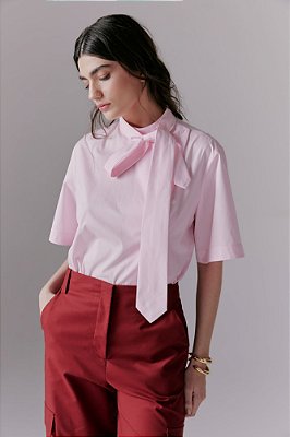camisa de algodão com manga curta e gravata rosa claro
