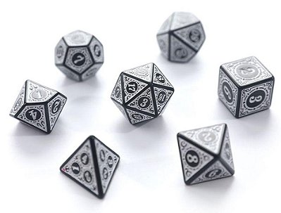 KIT 7 DADOS PARA RPG BRANCO COM ENTALHE PRETO