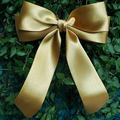 Laço Virgínia Médio Dourado Feito No Cetim Com Bico De Pato