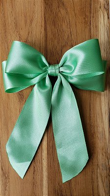 Laço de Cabelo Virginia Médio Verde Cetim Com Bico de Pato