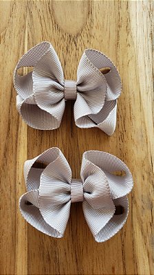 Laço Parzinho Borboletinha Cinza Feito No Gorgurão Bico de Pato