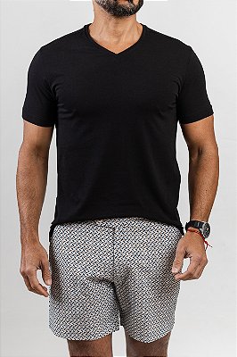 Camiseta Gola V Preta