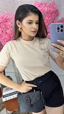 T-shirt c/  3 laços