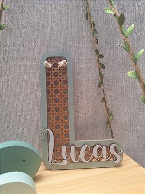 Letra Rattan 20 cm Porta Maternidade