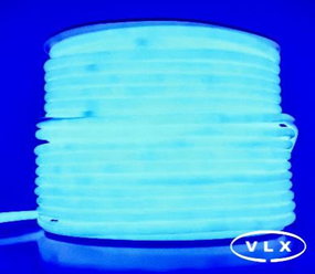 FITA DE LED NEON SILICONADA 110V AZUL 360° 3528 144LED + IP67 + 100M (TOMADA)