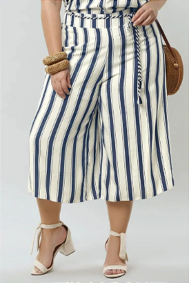 Calça Pantacourt Listrada  Plus Size Tecido Rayon Bali