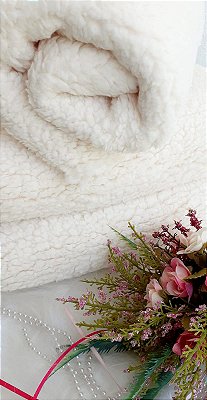 Pelúcia Alpaca cor Off White (medida 50cmx1.80m)