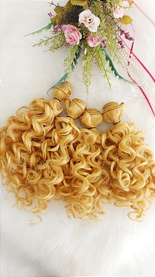 Cabelo Cacheado curto loiro (Medida 20cm x 60cm de extensão)