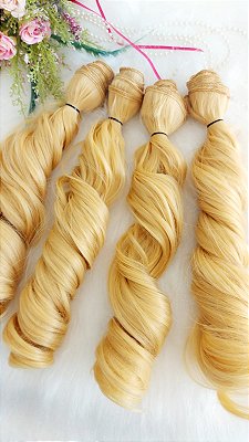 Cabelo Ondulado Loiro (Medida 25cmx 1,10cm de extensão)