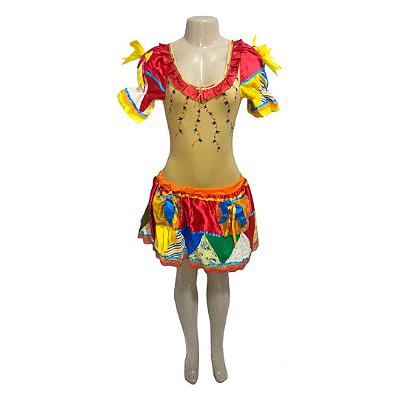 Conjunto Junino Bege com Bandeiras - SOMENTE ALUGUEL