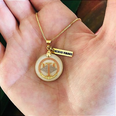 Colar Profissão Recursos Humanos com Pingente de Madre Pérola