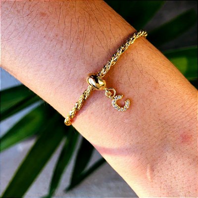 Pulseira com Pingente berloque com letra