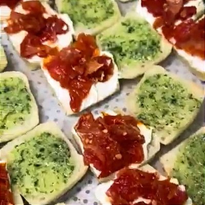 Mini Sanduiche Ciabatta Pesto, Cream Cheese e Tomate Seco
