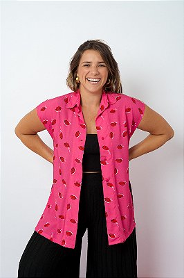 Maxi Camisa Fenda Estampa Beijinhos