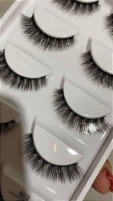 Cartela com 5 Pares de Cílios Postiços 3D E08