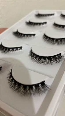 Cartela com 5 Pares de Cílios Postiços 3D E08MINI