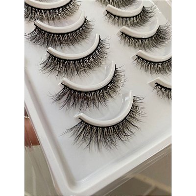 Cartela de Cílios Postiços X108 com 10 pares de cílios postiços