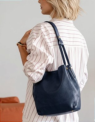 BOLSA EM COURO AZUL MARINHO