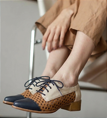 SAPATO OXFORD BICOLOR EM COURO