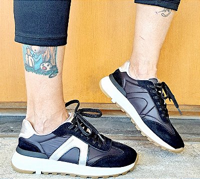 TÊNIS RETRÔ COURO E NYLON DETALHE CAMURÇA