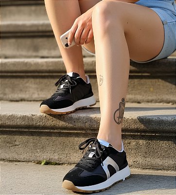 TÊNIS RETRÔ COURO E NYLON DETALHE CAMURÇA
