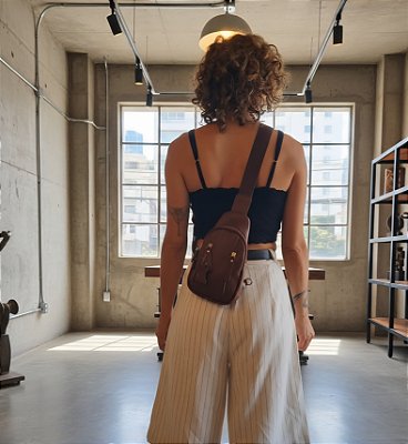 BOLSA E MOCHILA CAFÉ EM COURO