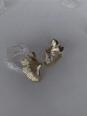 Brinco Pétala dourada - Banhado a Ouro