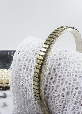 Tiara Road Metal Dourada Bordada